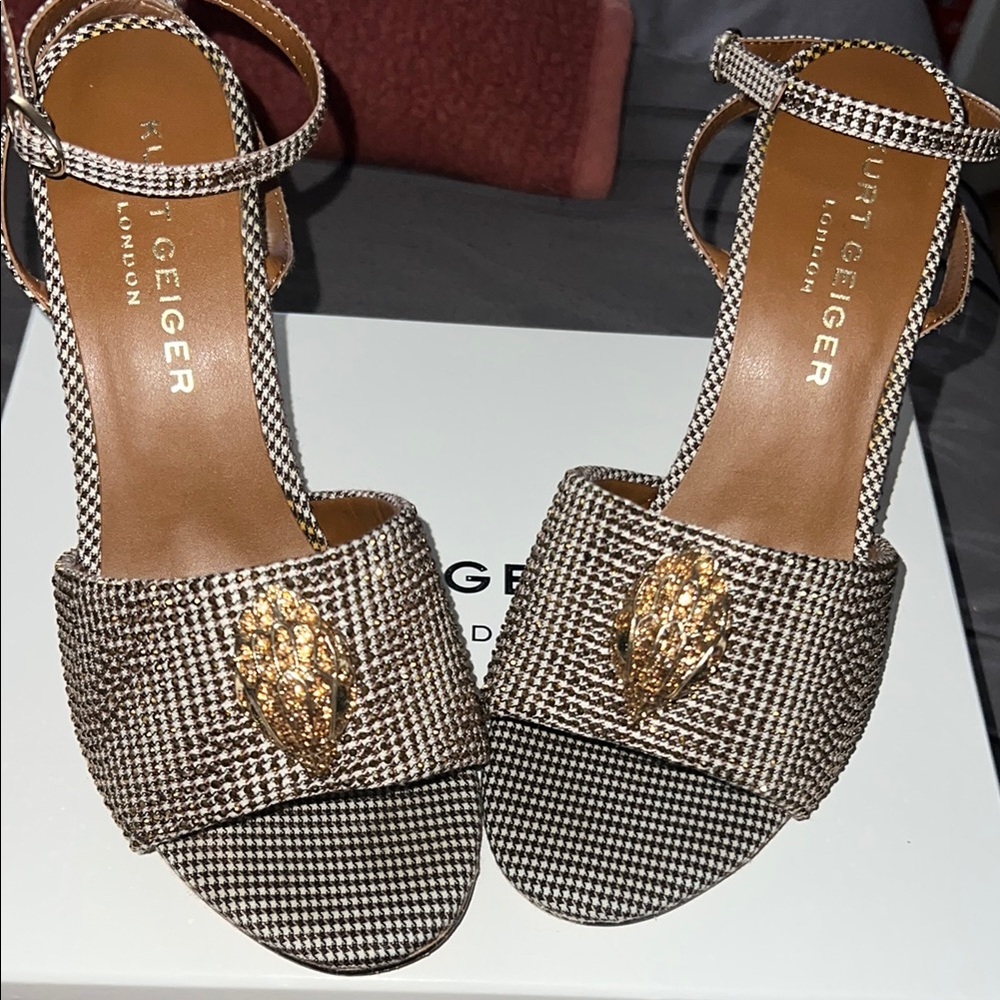 Kurt Geiger Black and Gold Sandals with Elegant Embellishments